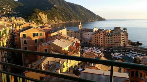 Top performing Airbnb: A stone's throw from the Sea Sky - Balcony and Sea View in Camogli