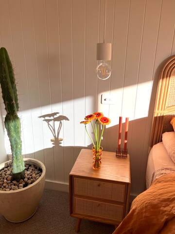 Coastal Collendina getaway, entire family home gallery image 3