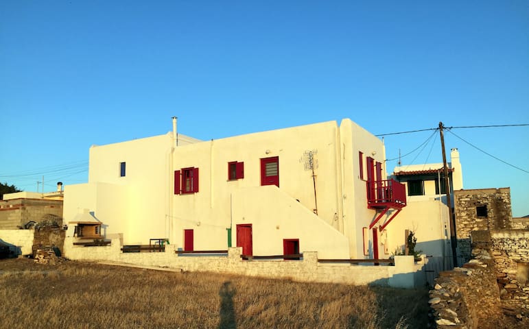 Airbnb Kithnos Locations De Vacances Et Logements Grece