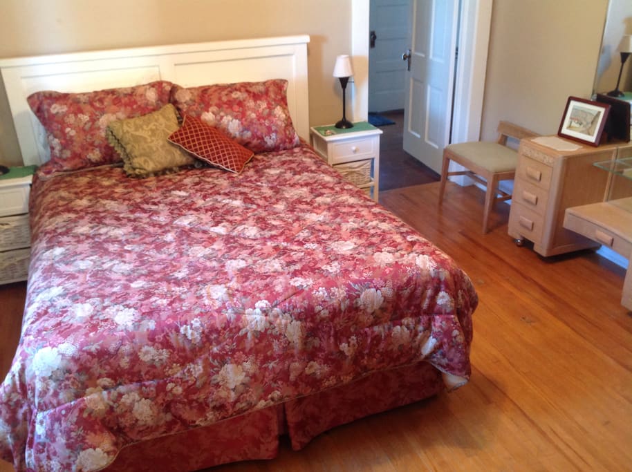 Queen bed in the guest bedroom