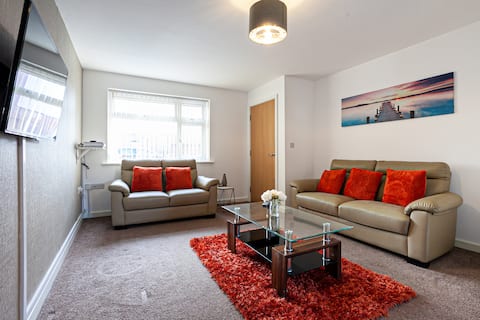 Successful Airbnb property: You will love this home! Central,by hospital & Uni in Moss Side