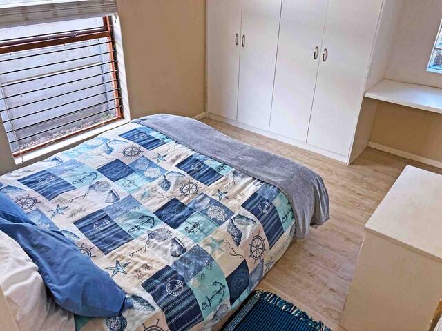 3-bedroom holiday house close to beach gallery image 5