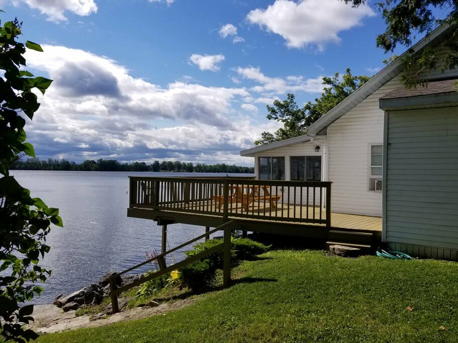 Left side view of yard and lake