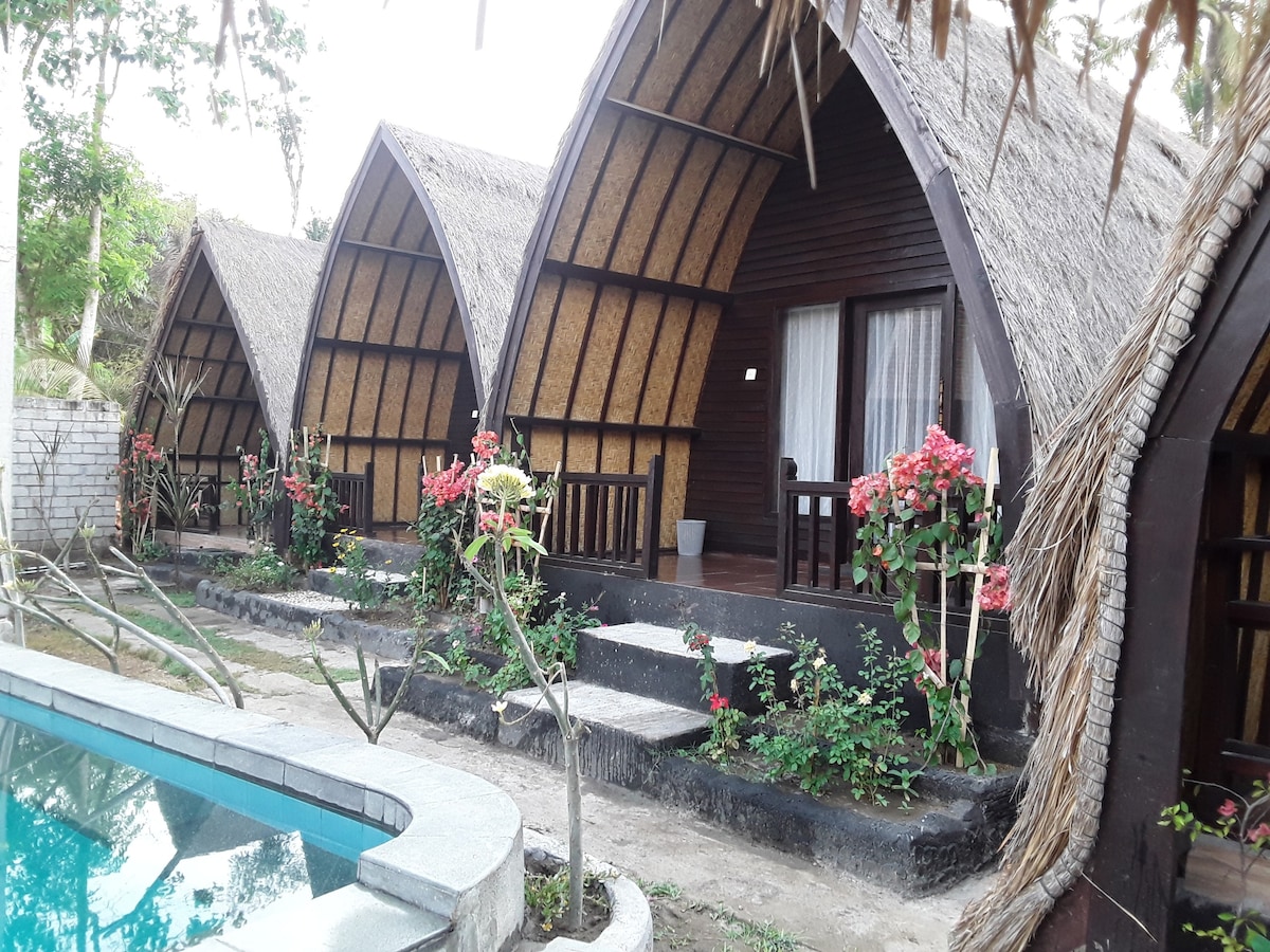 Hideaway Bungalow # 4 Kuta Lombok - Bungalows For Rent In Pujut ...