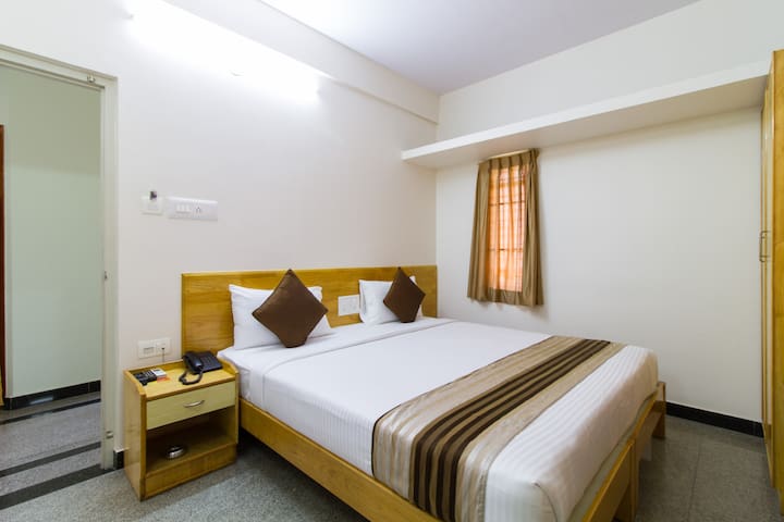 Luxury Service Apartment