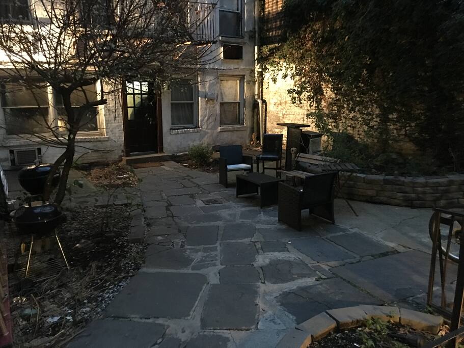 The entrance to the oasis.