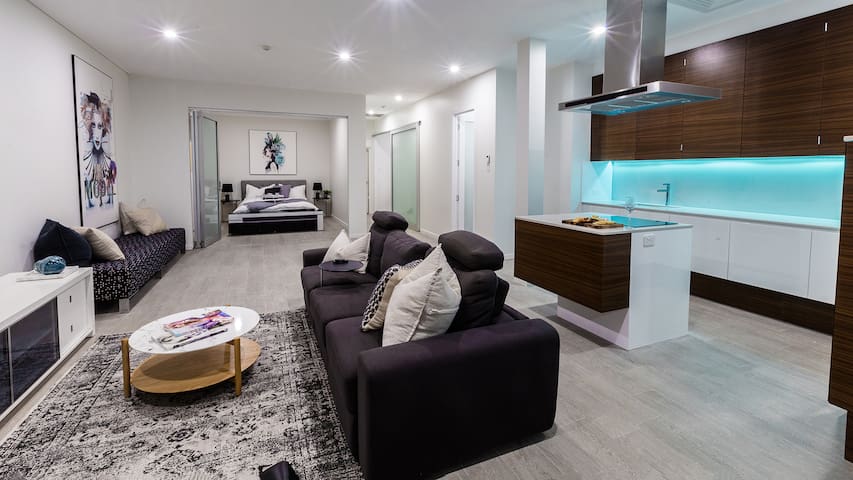 Luxe 4 Brunswick St Boutique Hotel Style Apartment