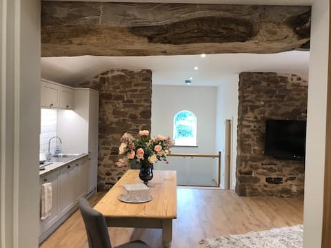 The Hayloft Cheshire - Brand New to Cheshire