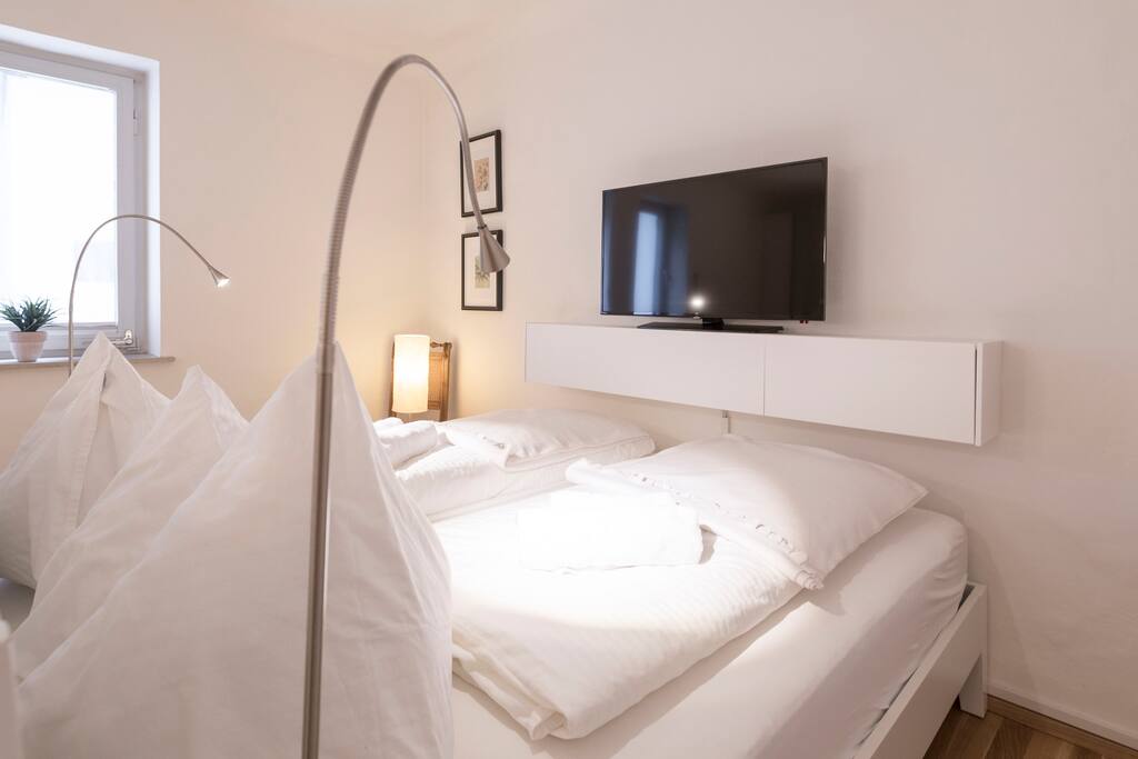 Big double bed (200x180cm) and a 40" Cable-TV