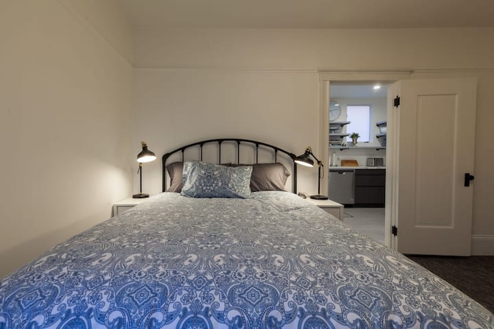 Спалня 2 двойни легла