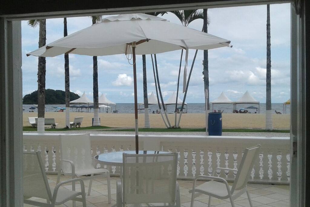 Terraço na frente da casa