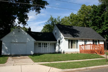 Charming Private Apartment, close to downtown