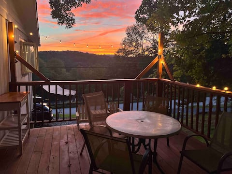 3Br house in the woods, walk to town