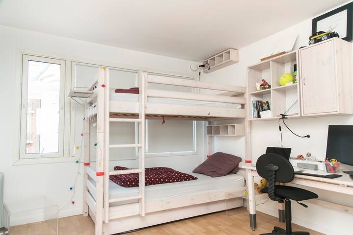 New two bedroom topfloor with awesome view! gallery image 3