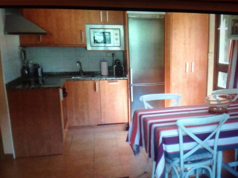 Cocina amplia y bien equipada