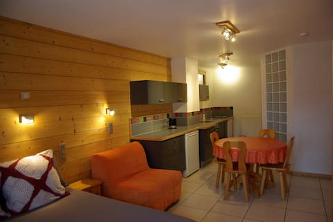 Airbnb performant: Pléney Studio, Morzine center, 2 people. à Morzine