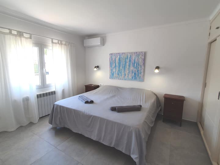 Spavaća soba, bračni krevet, prizemlje