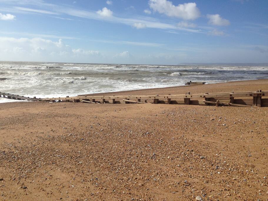 Just across the road is a great view of Pevensey bay: allow your imagination to wander as you scan the bay where Duke William (the Bastard) of Normandy landed (allegedly) his hundreds of long boats before bashing-up the English (Saxon) Army at the Battle of Hastings - he would become 'the Conquerer'.
He was lucky.