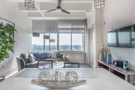 ⭐THE ROYAL SKYLOFT⭐