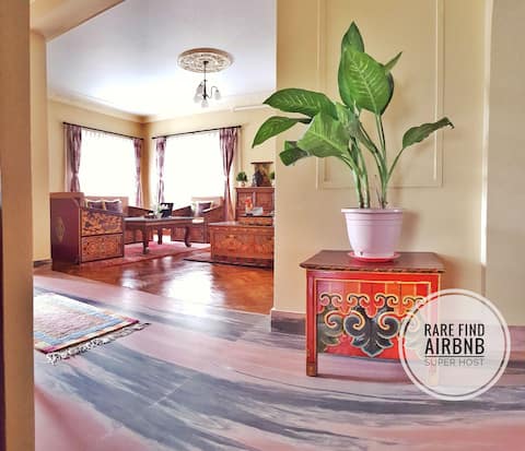 SUPERHOST | Boutique 3BHK Tibet Designer Apartment