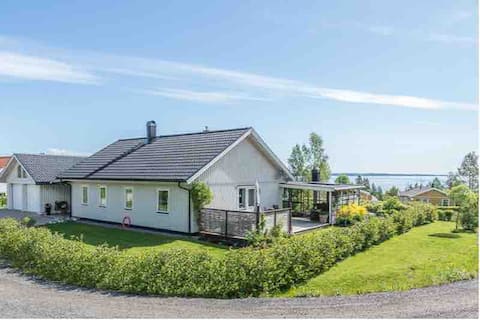 Villa with ocean view by sandy beach