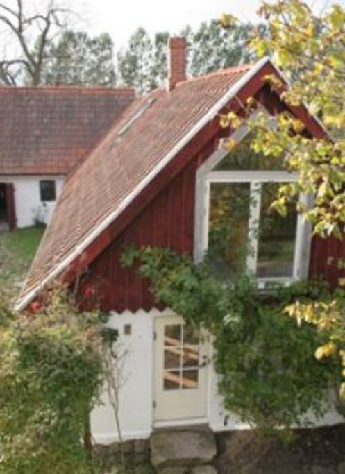 lägenheten sedd från mangårdsbyggnaden