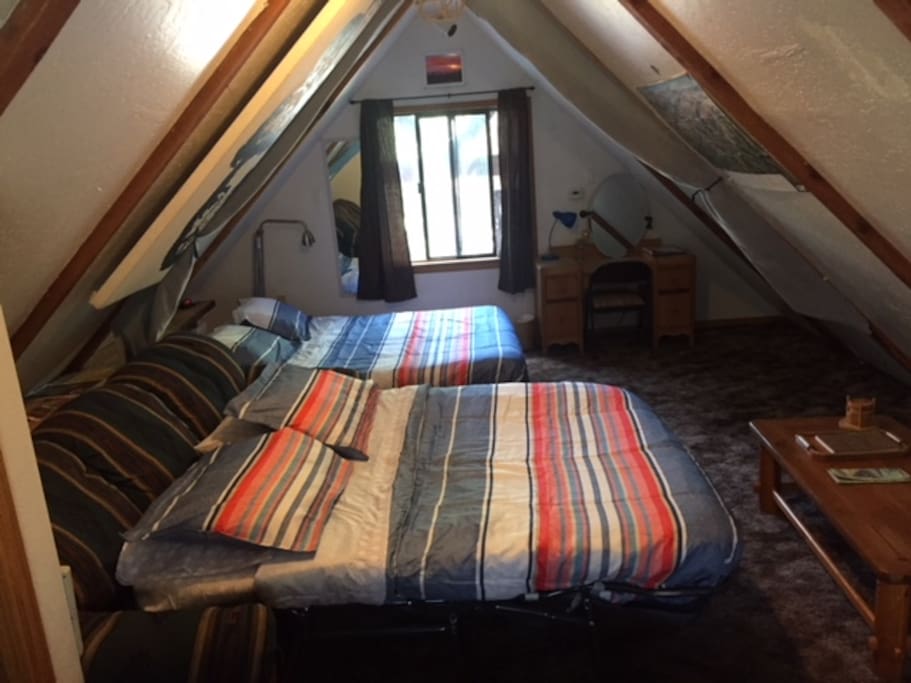 Hide a bed to accommodate two additional guest/