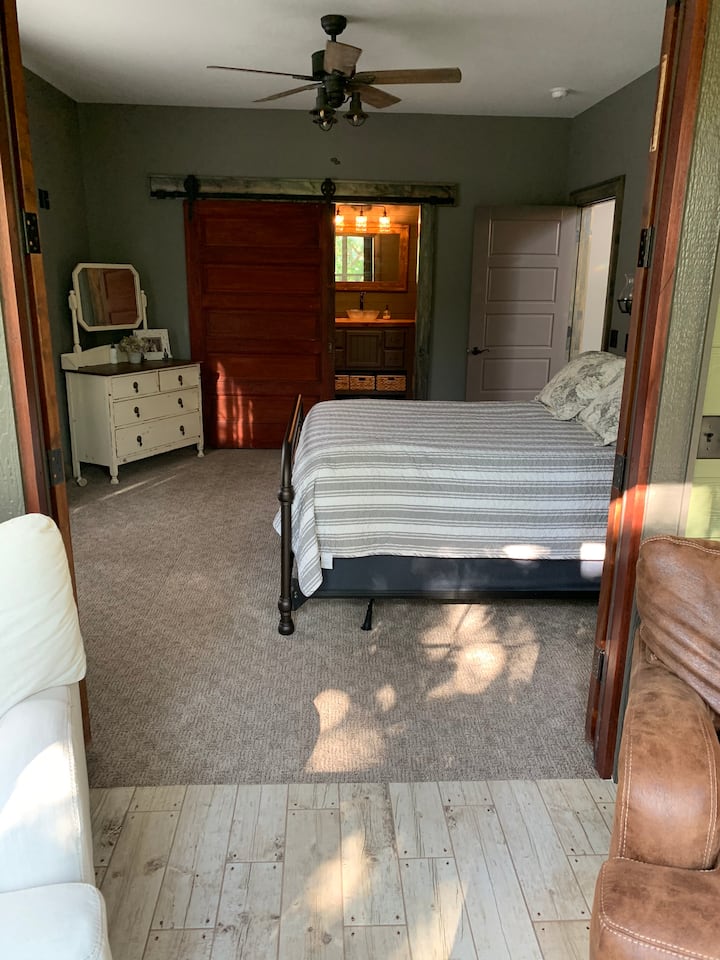 još jedan pogled na glavnu spavaću sobu