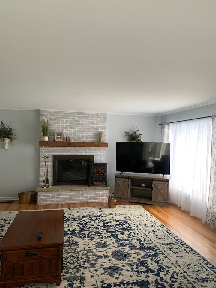 Spacious Renovated Cottage With Guesthouse! - Chautauqua Lake, NY