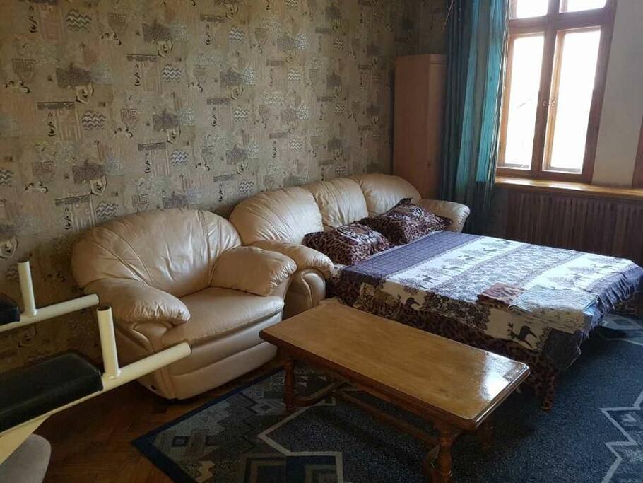 Журнальный столик