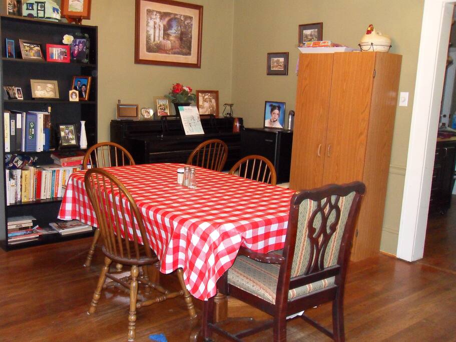 coffee/tea included or extra fee for hot breakfast