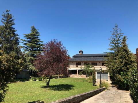 Casa grande  "El Árbol del Lilo"