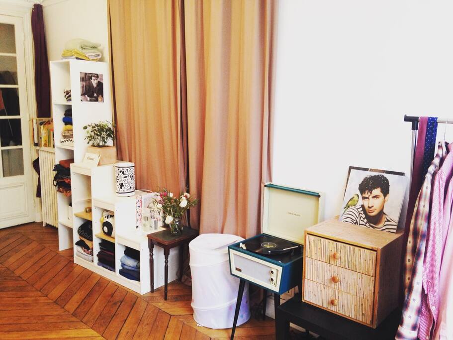 shelves : books, flowers, vinyles, clothes