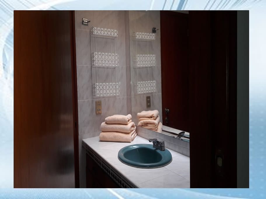 Baño Completo Privado de la recámara # 1 / Complete private bathroom for room # 1