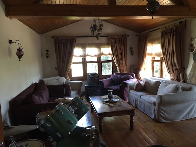 Dizi/Film icin kiralanir. Let's share my home ! :)