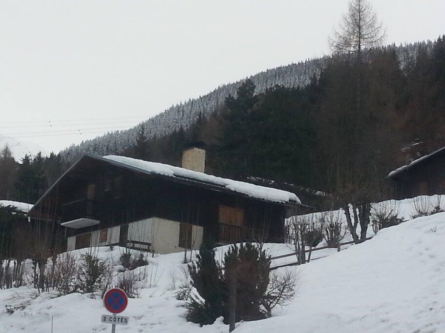 chalet en arrivant de la route