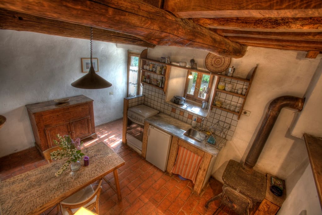 kitchen fully equipped