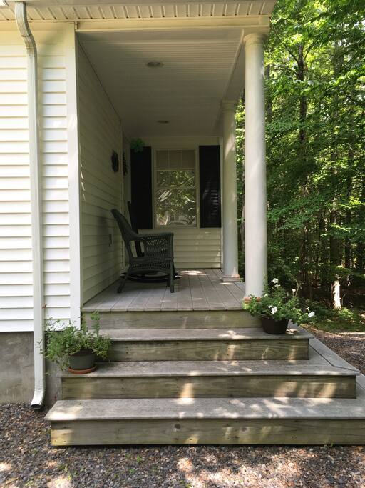 "Maine" entrance