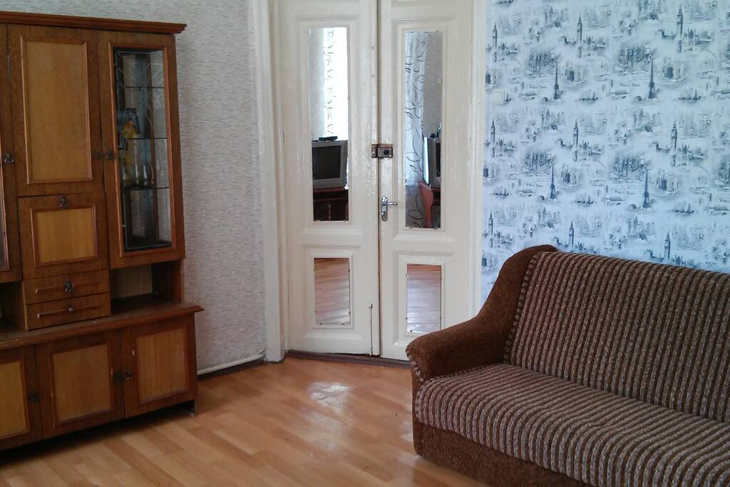 Большая комната для 3 -ех гостей
Room (A) for 3 persons
