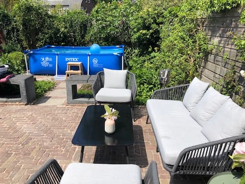 Bloemendaal family home with pool