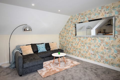 Top Airbnb: The Old Bank - No.4 - Your Apartment in Brislington West
