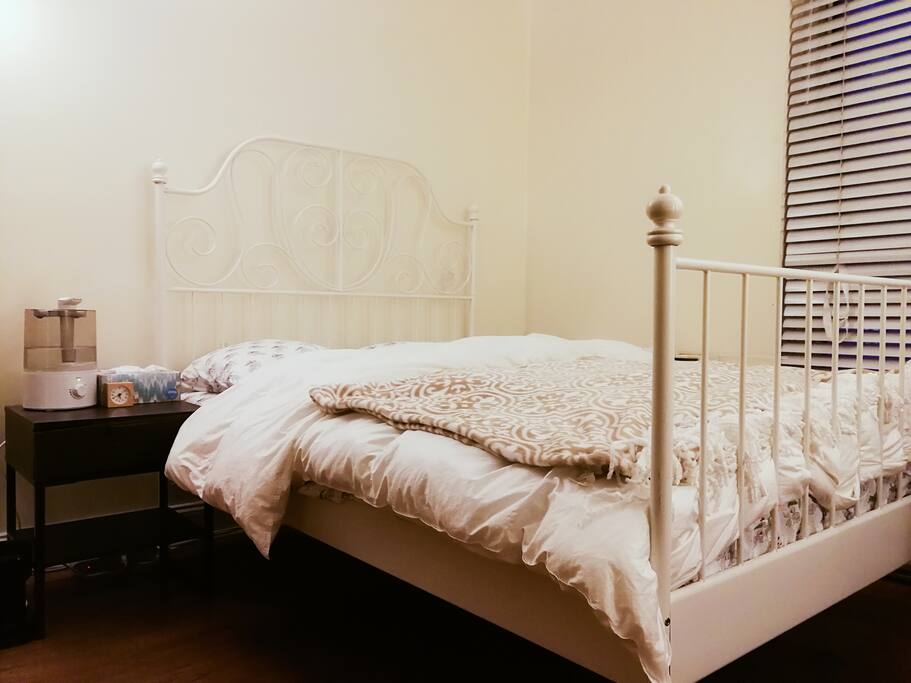 Full Size bed