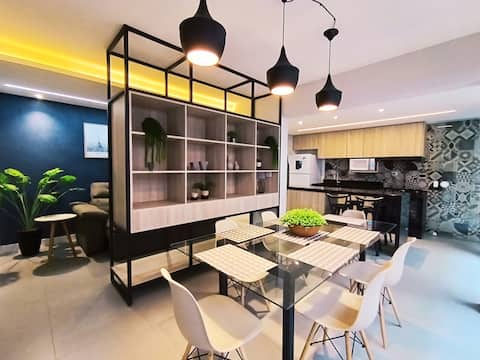 Comfortable 3-Bedroom Apartment, Great Location!