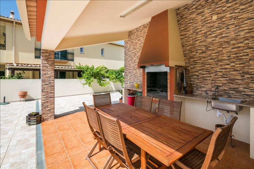 Covered barbecue area
