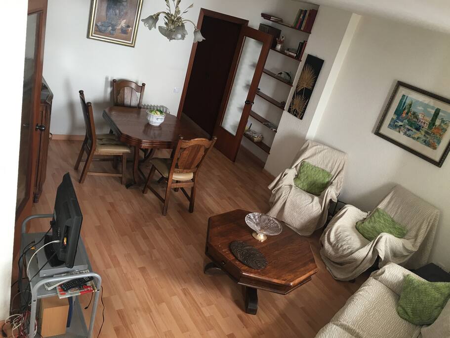 En el comedor tenéis todas las comodidades para poder acomodarse como en casa