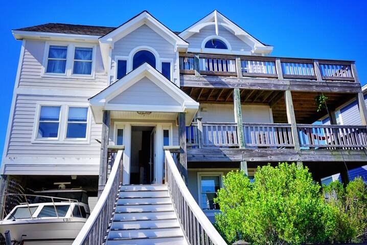 Ocean Views with Hot Tub