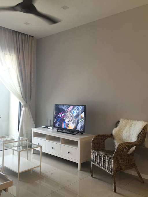 Smart TV with high speed wifi (unifi)