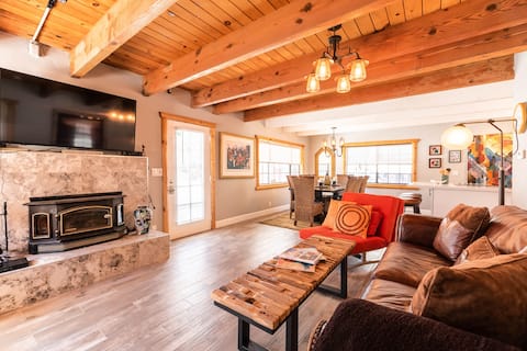 Newly Remodeled  Spacious Cabin Home