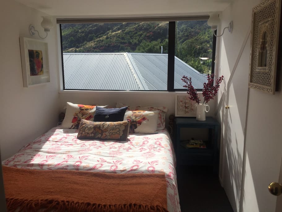Small Queen size room