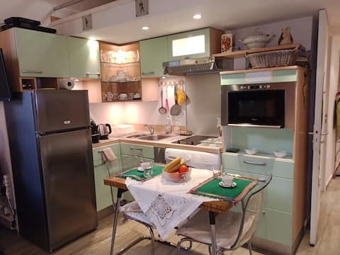 Annonce Airbnb populaire: Monaco Border, 5 min walk from the train station à Beausoleil